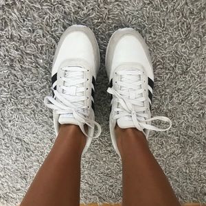 Adidas Sneakers